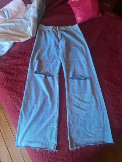 Jeans rectos rotos - miniatura 1