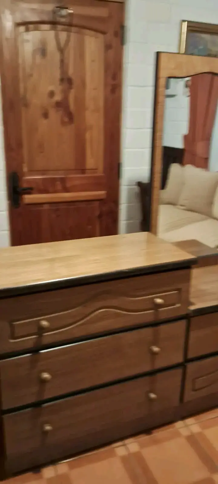 Cómoda con cajones de madera con espejo - 2