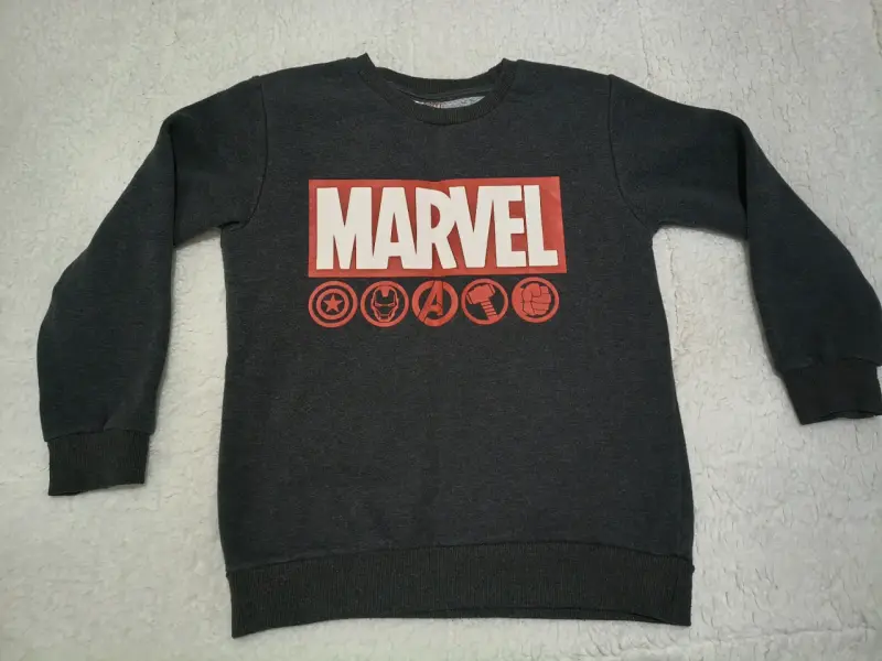 Polerón Marvel gris oscuro