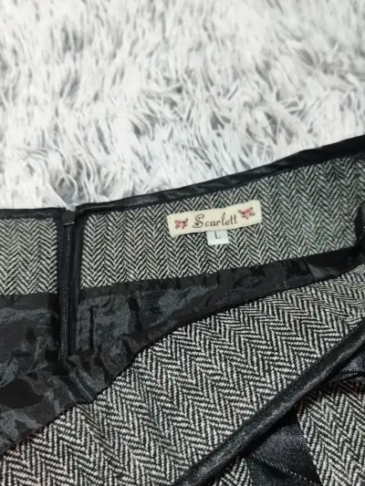 Falda gris con moño negro Talla S - miniatura 2