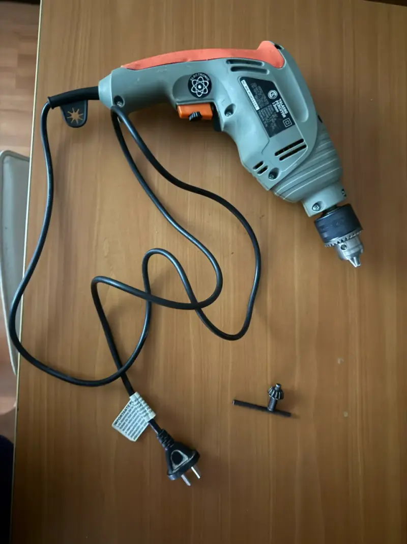 Taladro eléctrico con cable MGC usado