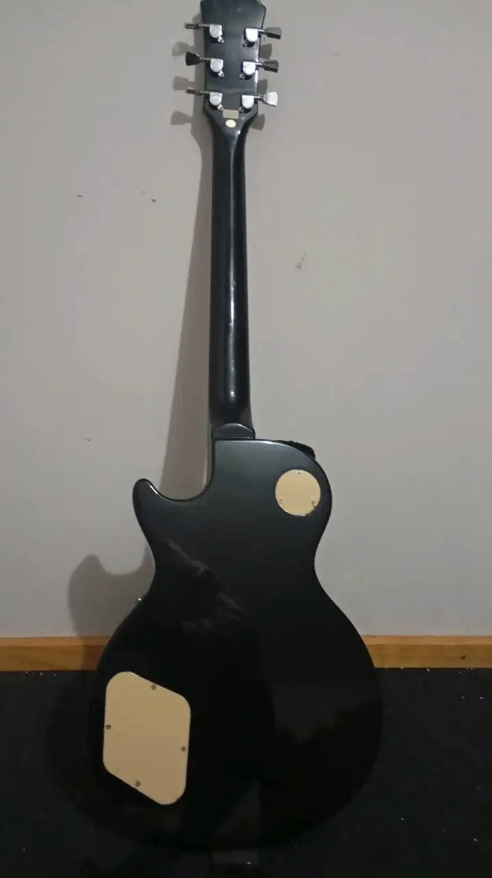 Guitarra eléctrica Freeman negra modelo Les Paul - 2