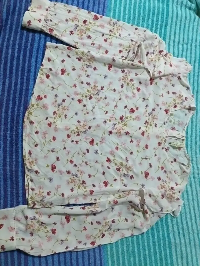 Blusa floral manga larga - 1