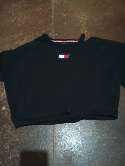 Poleron negro Tommy Hilfiger - miniatura 1
