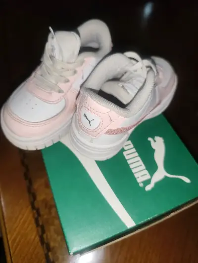 Zapatillas rosadas para bebé Puma - miniatura 1