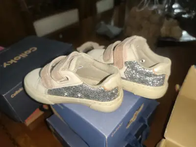 Zapatillas infantiles con brillo - miniatura 2