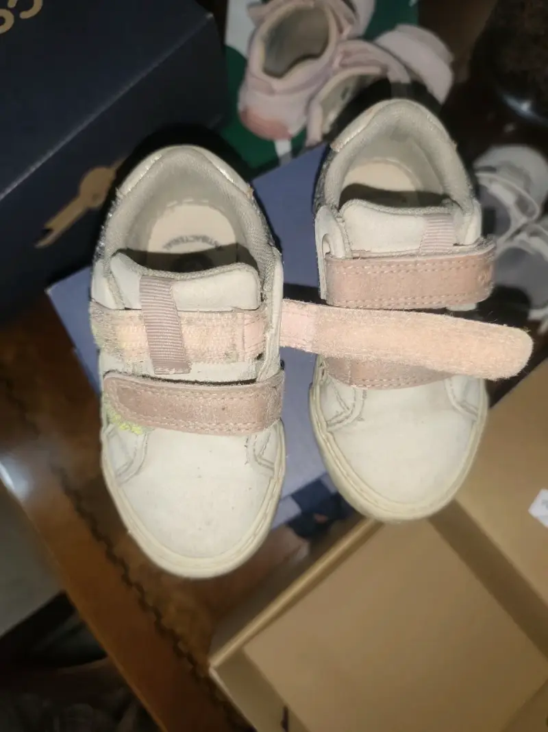 Zapatillas infantiles con brillo - 4