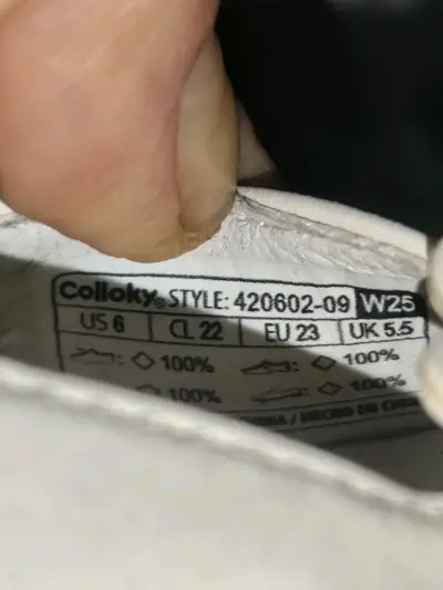 Zapatos blancos de bebé - miniatura 4