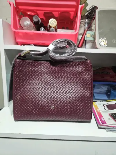Cartera  de Cuero Color Guinda - miniatura 1