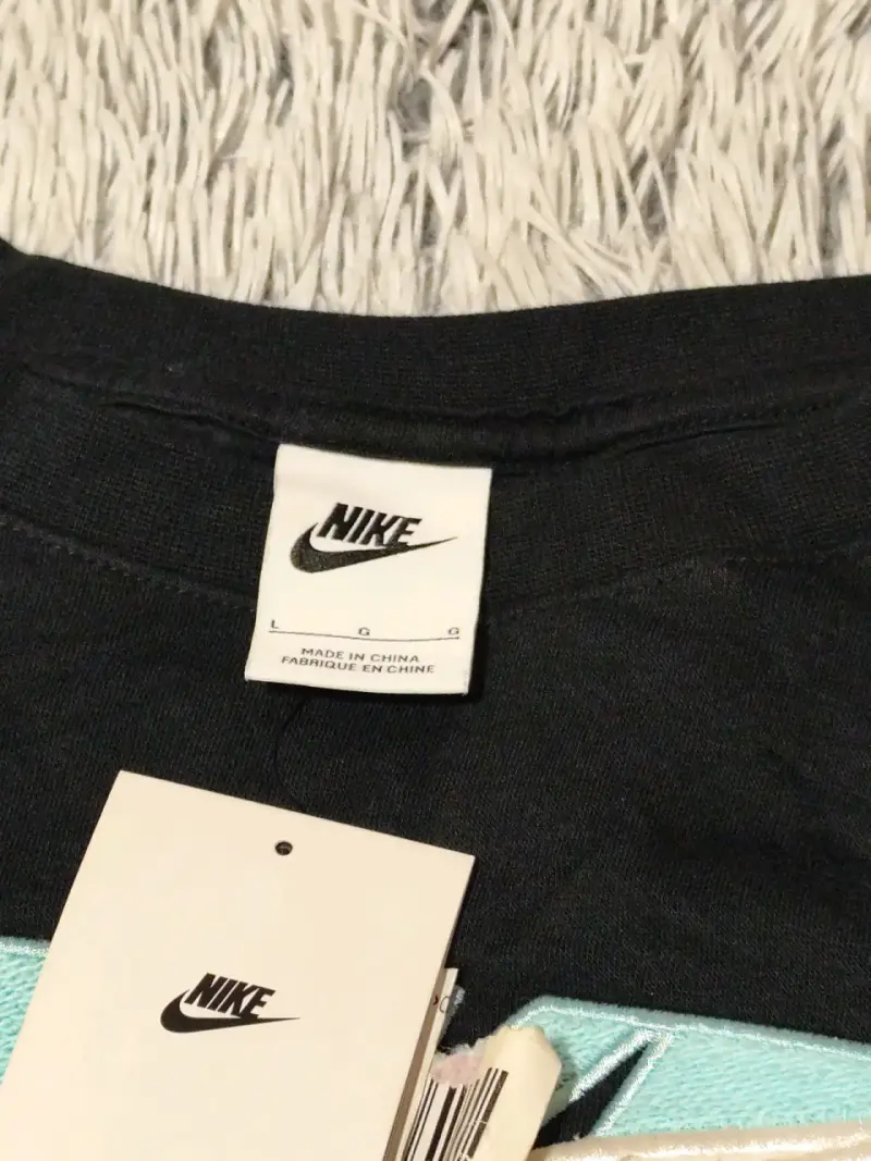Polerón negro Nike nuevo - 3