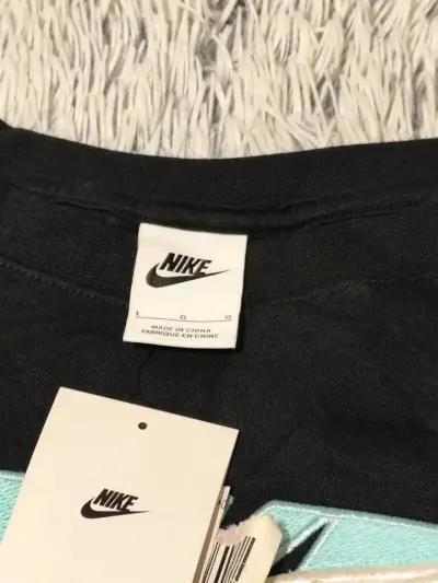 Polerón negro Nike nuevo - miniatura 3