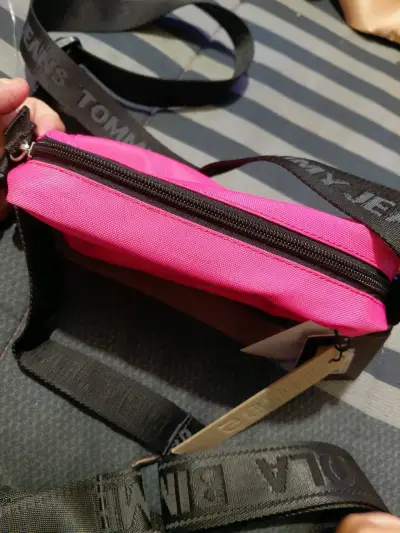 Bandolera rosa Tommy Jeans nueva - miniatura 3