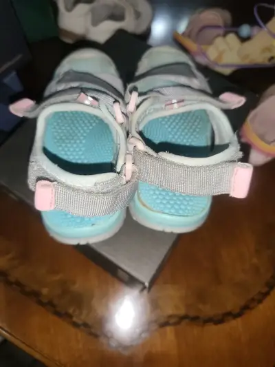 Sandalias infantiles celestes - miniatura 2