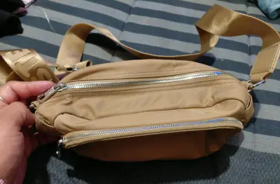 Bandolera Lacoste beige - miniatura 3