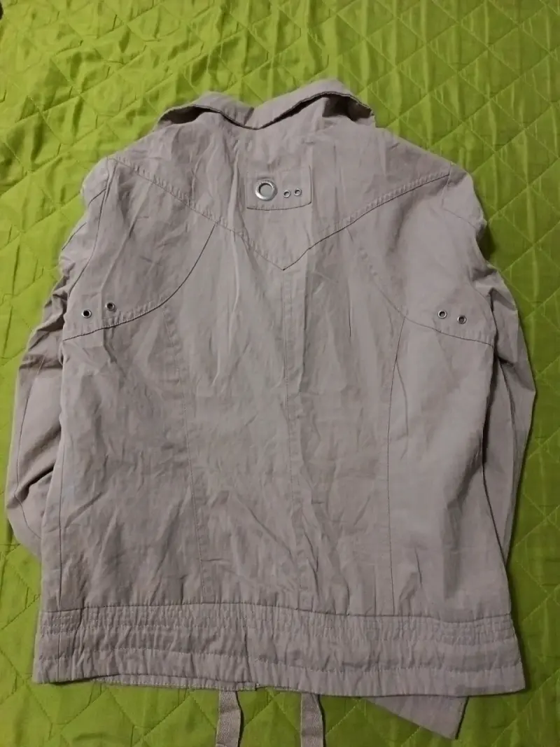 Chaqueta beige con cierre - 2