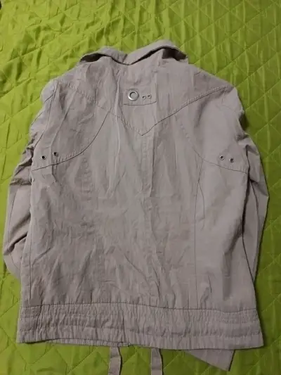 Chaqueta beige con cierre - miniatura 2