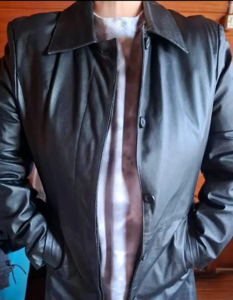 Abrigo de cuero negro - 1