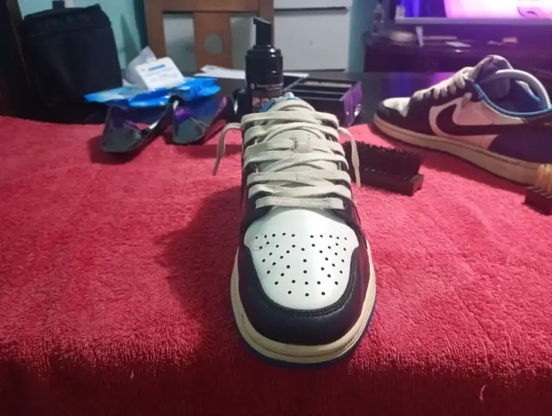 Jordan 1 Low OG SP Fragment x Travis Scott - 2