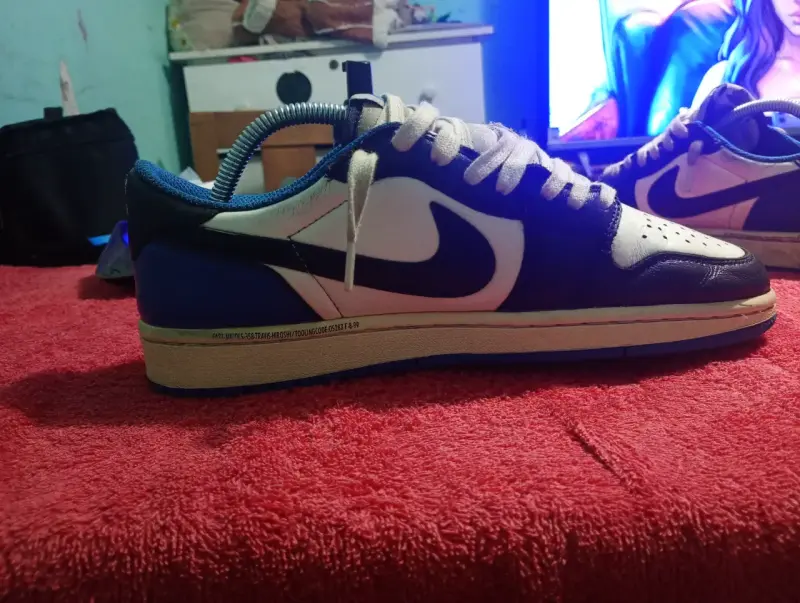 Jordan 1 Low OG SP Fragment x Travis Scott - 3