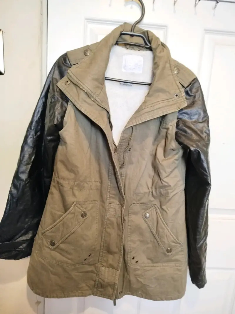 Chaqueta verde con mangas de cuero - 1