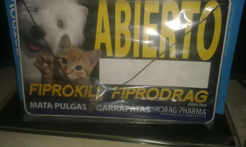 Carteles de cerrado y abierto - 2