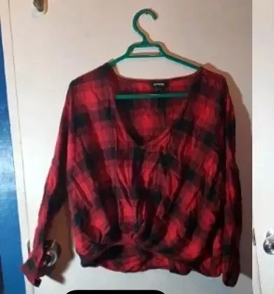 Camiseta cuadros roja y negra