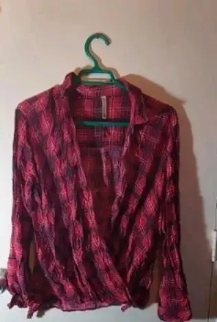 Blusa roja de cuadros