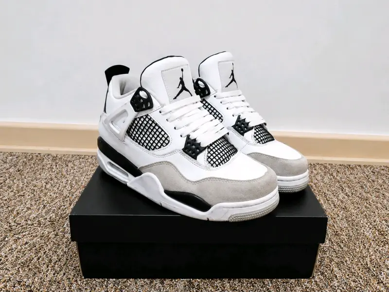 Jordan retro 4 military black - 1