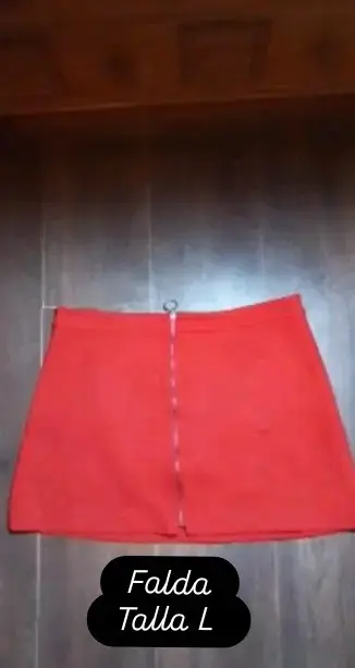 Falda roja con cierre