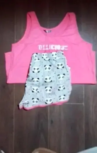 Pijama rosado con osos panda