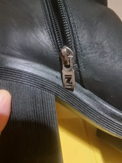 Botín negro de cuero,  marca ZAPPA ,talla 38 - miniatura 4
