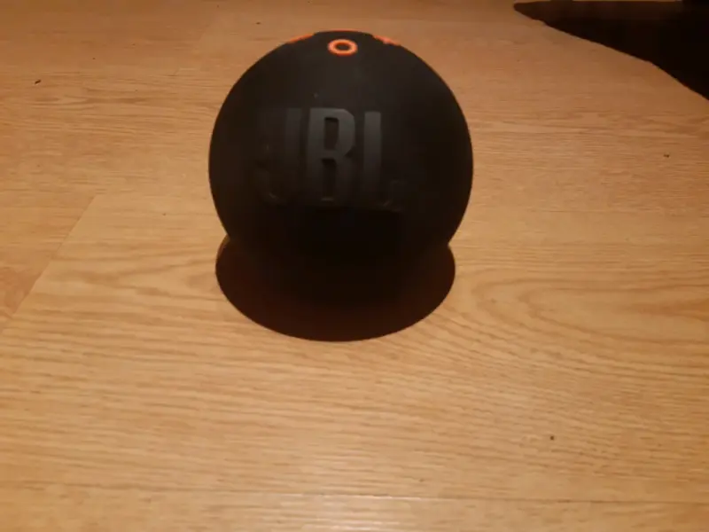 Parlante portátil JBL negro - 1