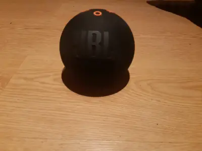 Parlante portátil JBL negro - miniatura 1