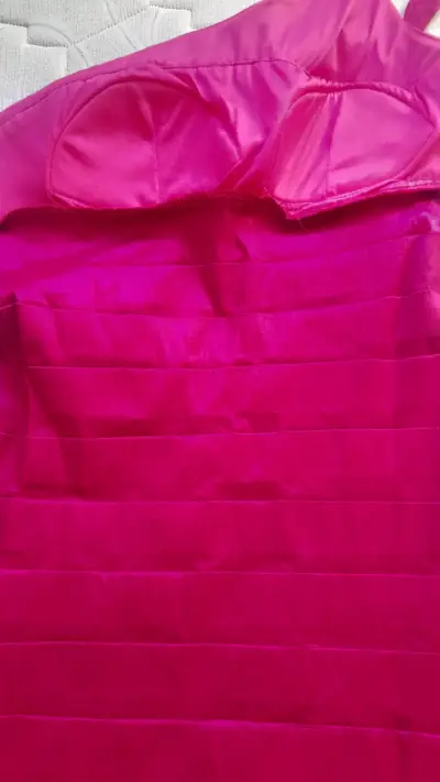 Vestido de fiesta corto rosa fucsia - miniatura 3