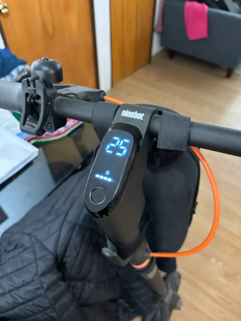 Scooter eléctrico Ninebot negro - 1
