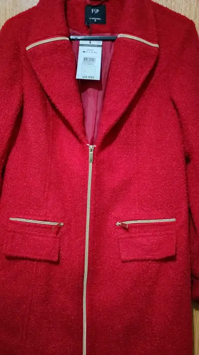 Abrigo rojo con bolsillos - miniatura 2