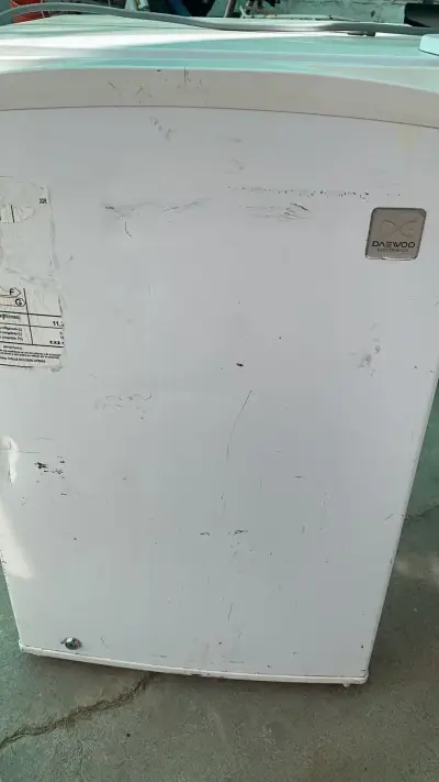 Refrigerador Daewoo blanco usado - miniatura 1
