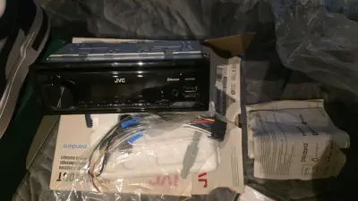 Radio auto JVC con Bluetooth - miniatura 1