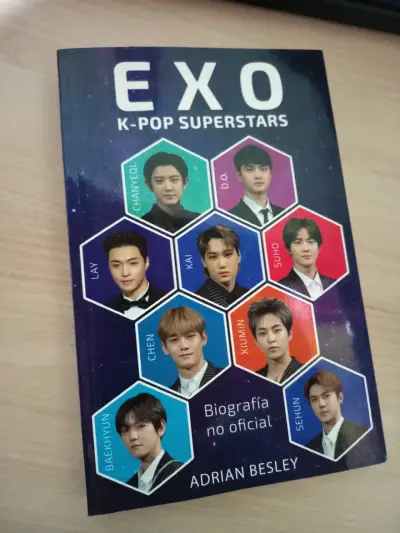 Libro 'EXO K-Pop Superstars' - miniatura 1