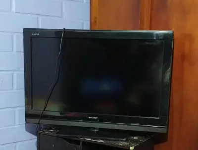 Televisor Sharp Aquos 32 pulgadas - miniatura 1