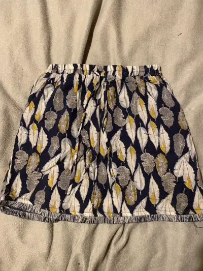 Falda  con estampado de hojas - miniatura 1