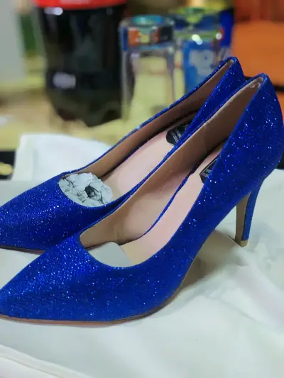 Tacones azules brillantes - miniatura 1
