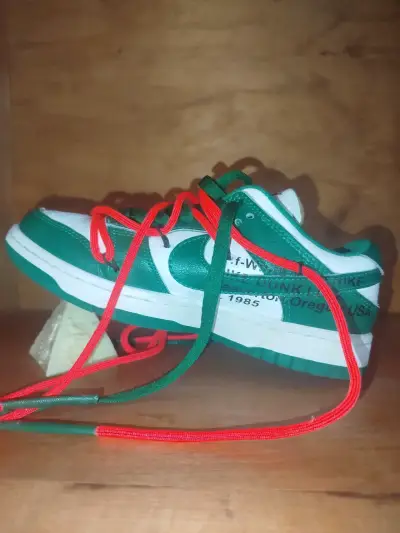 Zapatillas deportivas verdes y blancas - miniatura 2