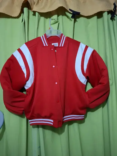 Chaqueta varsity roja - miniatura 1