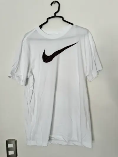 Polera morada Adidas talla L - miniatura 4