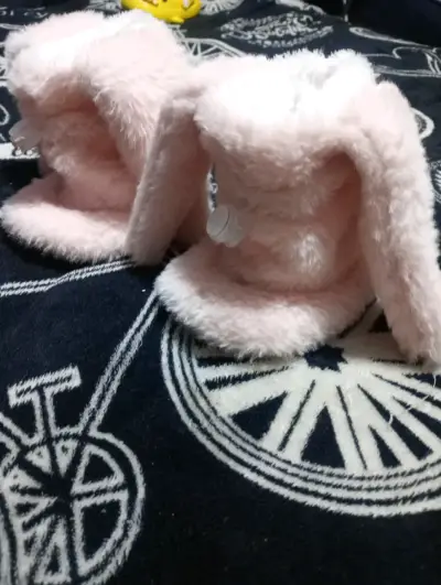 Botines de peluche rosados - miniatura 1