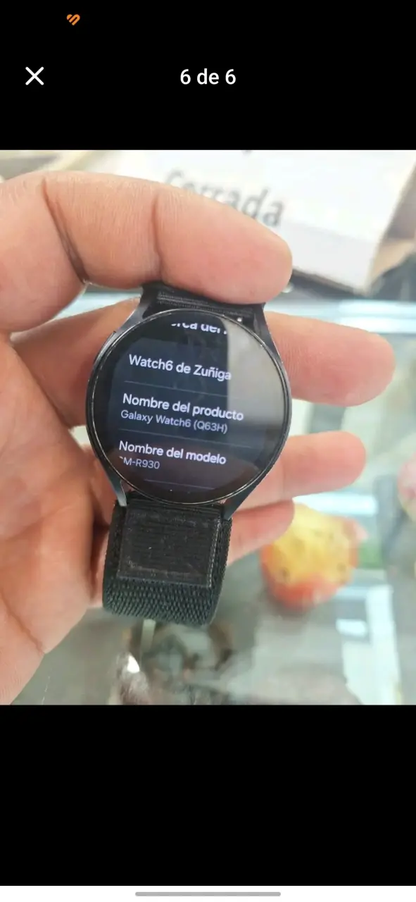 Smartwatch negro con correa ajustable - 2