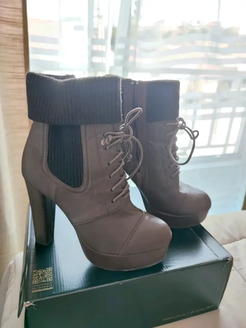 Botines de tacón marrones