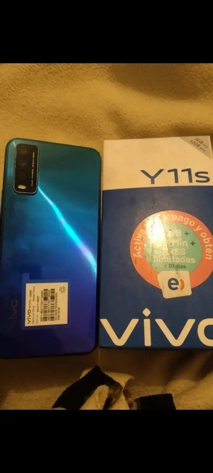 Teléfono Vivo Y11s en caja - 2