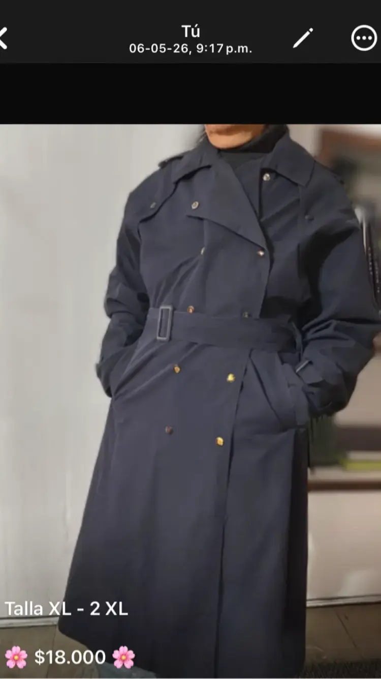 Trench azul con cinturón